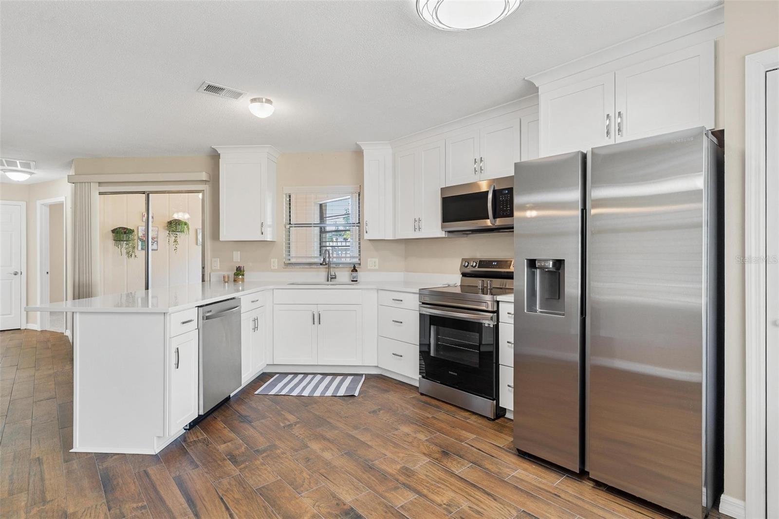 Image 13 of 35 For 2320 Centennial Boulevard