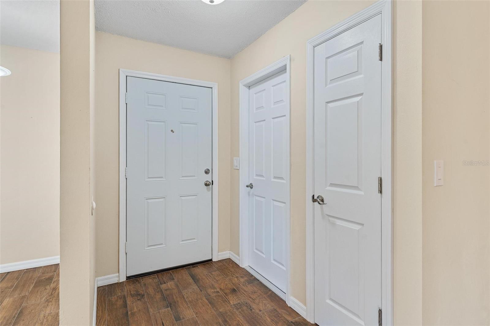 Image 7 of 35 For 2320 Centennial Boulevard