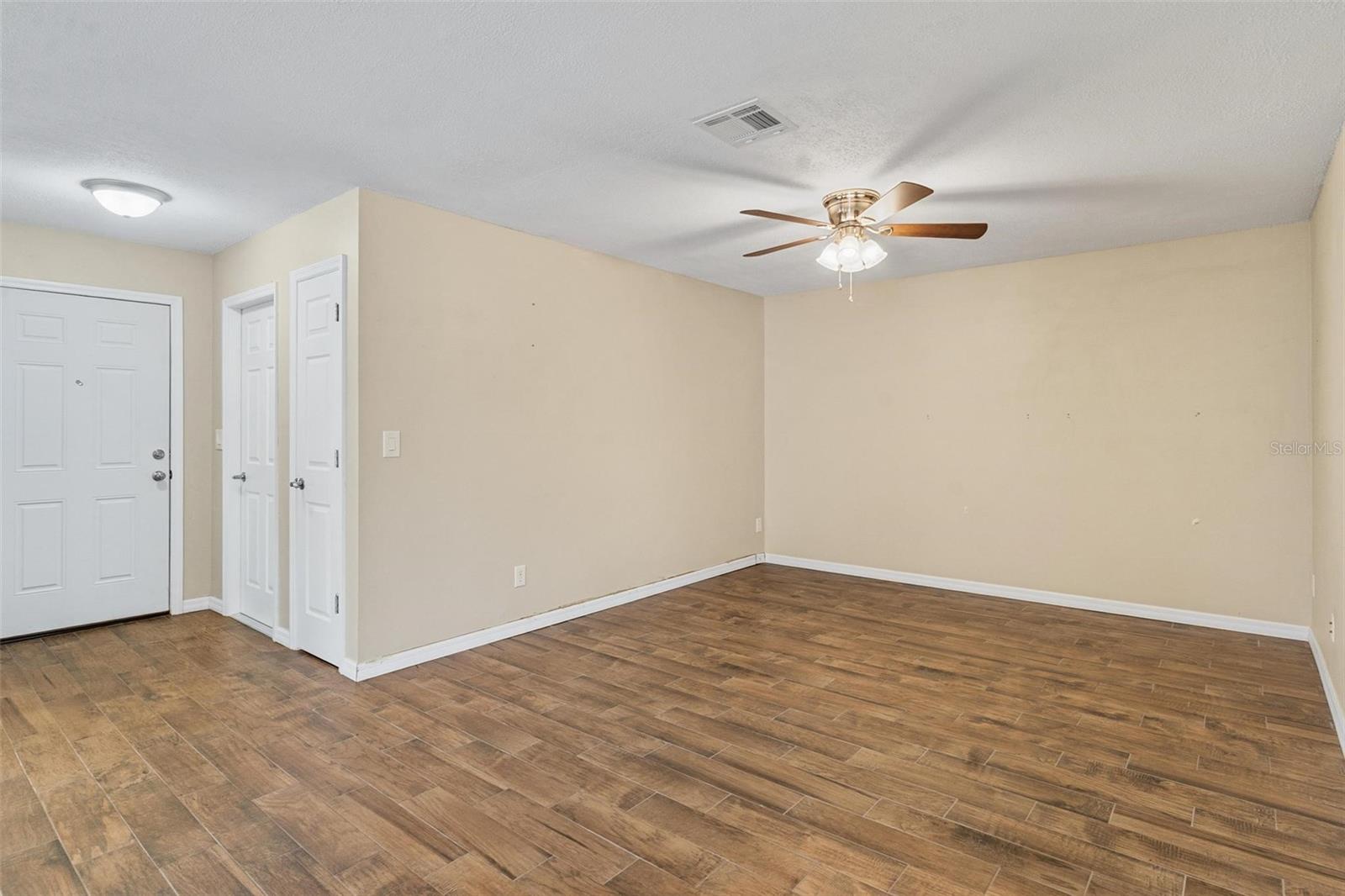 Image 9 of 35 For 2320 Centennial Boulevard