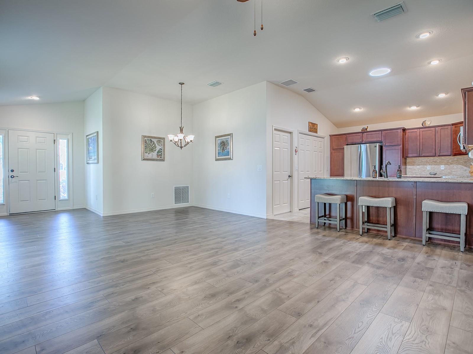 Image 5 of 31 For 1222 Dustin Drive