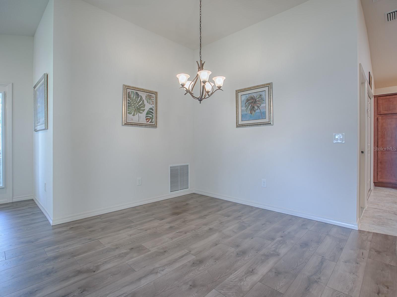 Image 6 of 31 For 1222 Dustin Drive