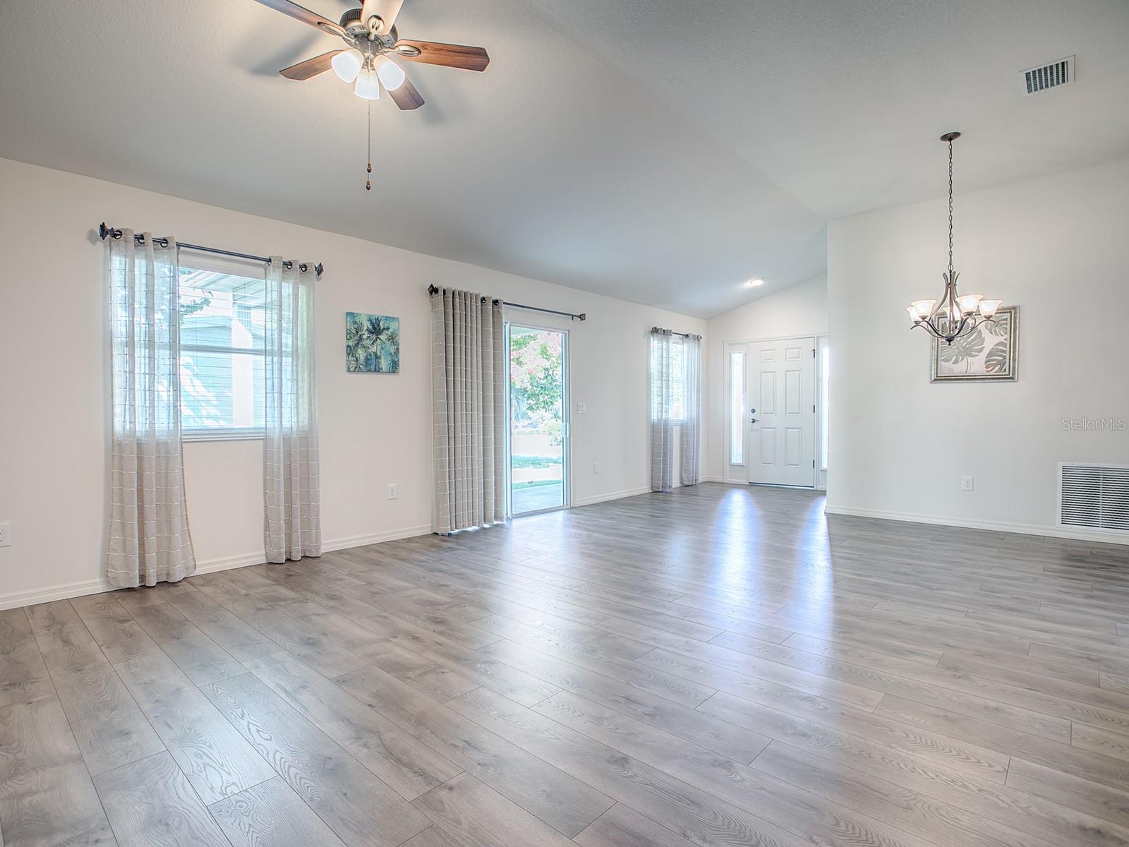 Image 7 of 31 For 1222 Dustin Drive