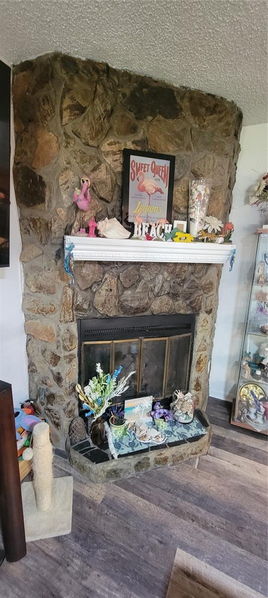 Image 4 of 29 For 6046 Loring Lane