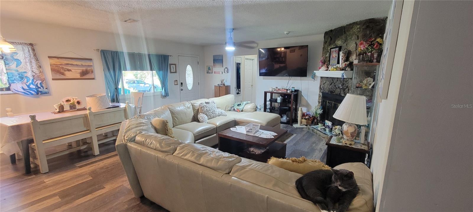 Image 5 of 29 For 6046 Loring Lane