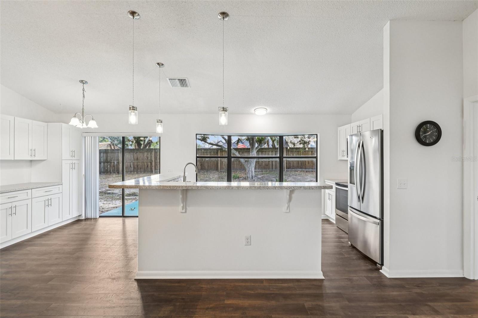 Image 12 of 30 For 212 Eastridge Drive