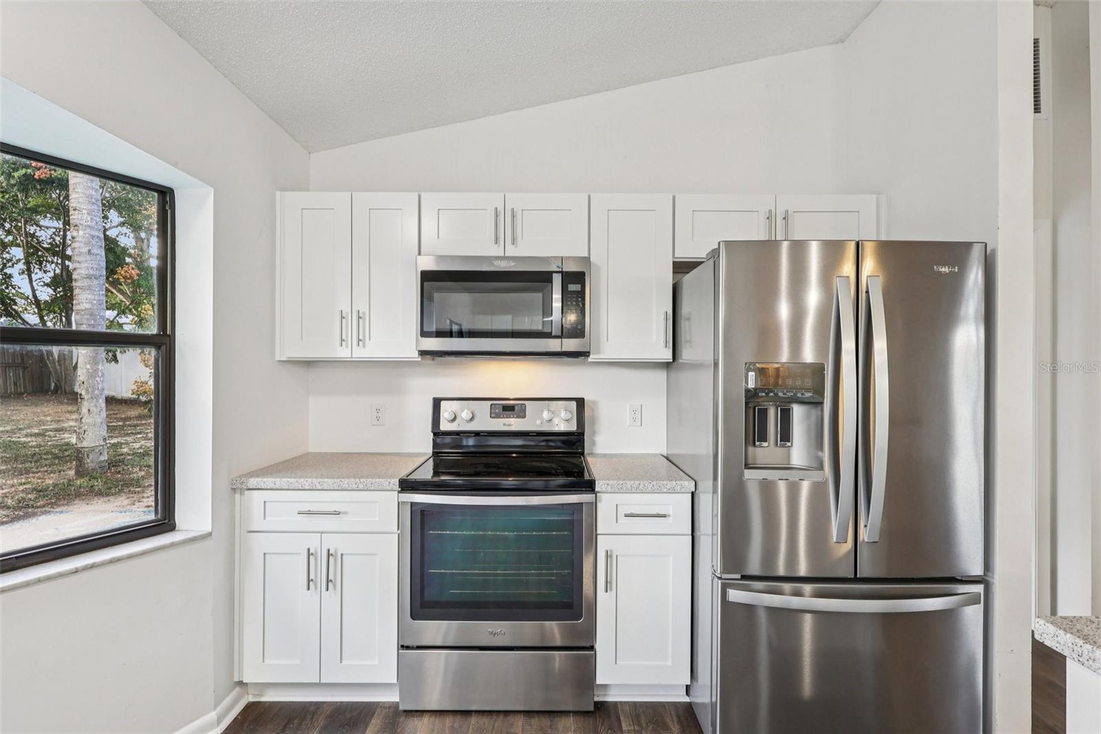 Image 15 of 30 For 212 Eastridge Drive