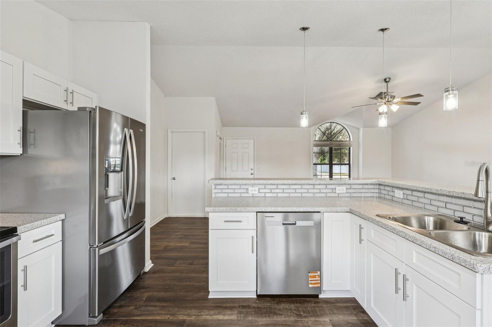 Image 16 of 30 For 212 Eastridge Drive