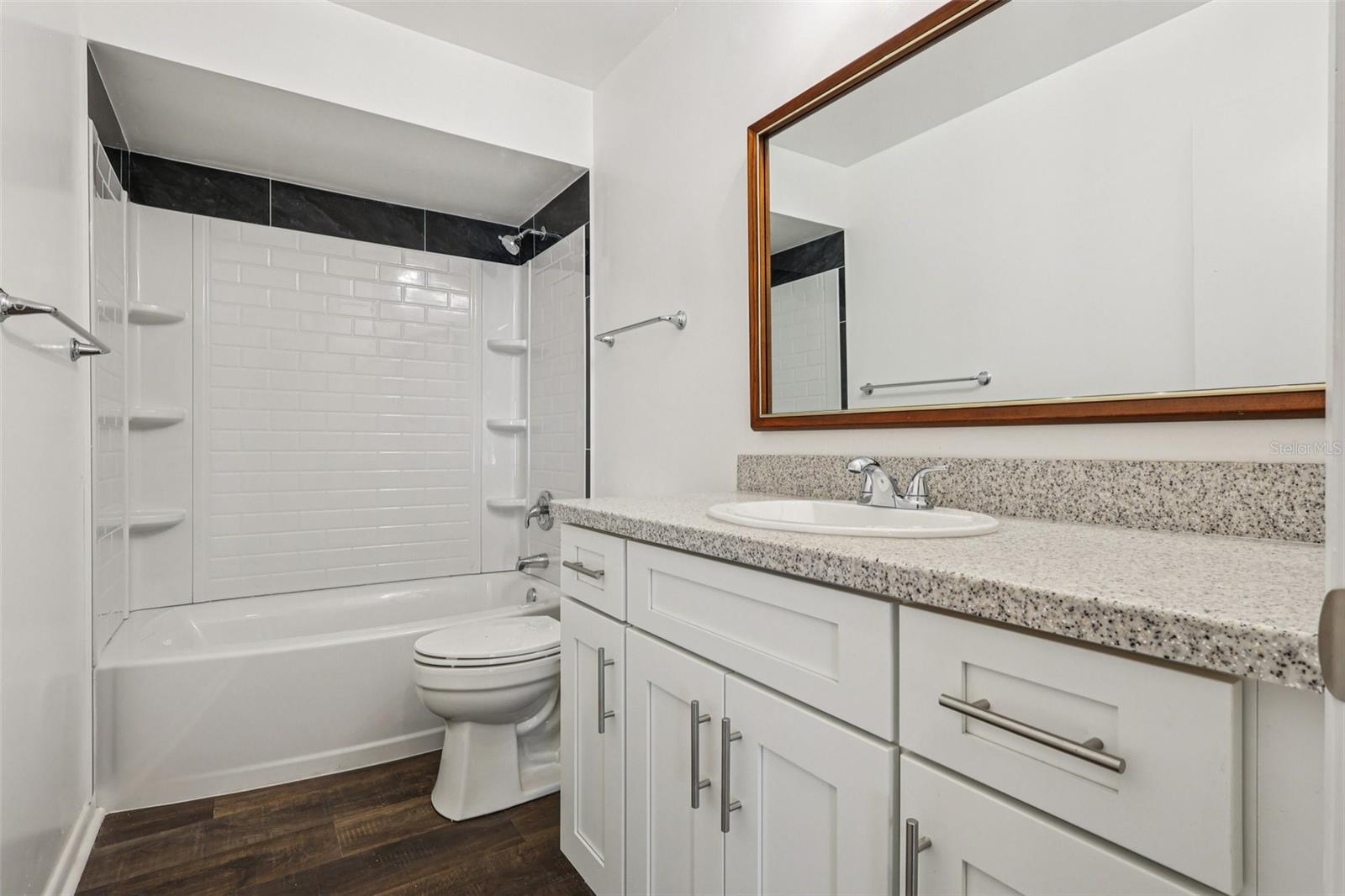 Image 17 of 30 For 212 Eastridge Drive