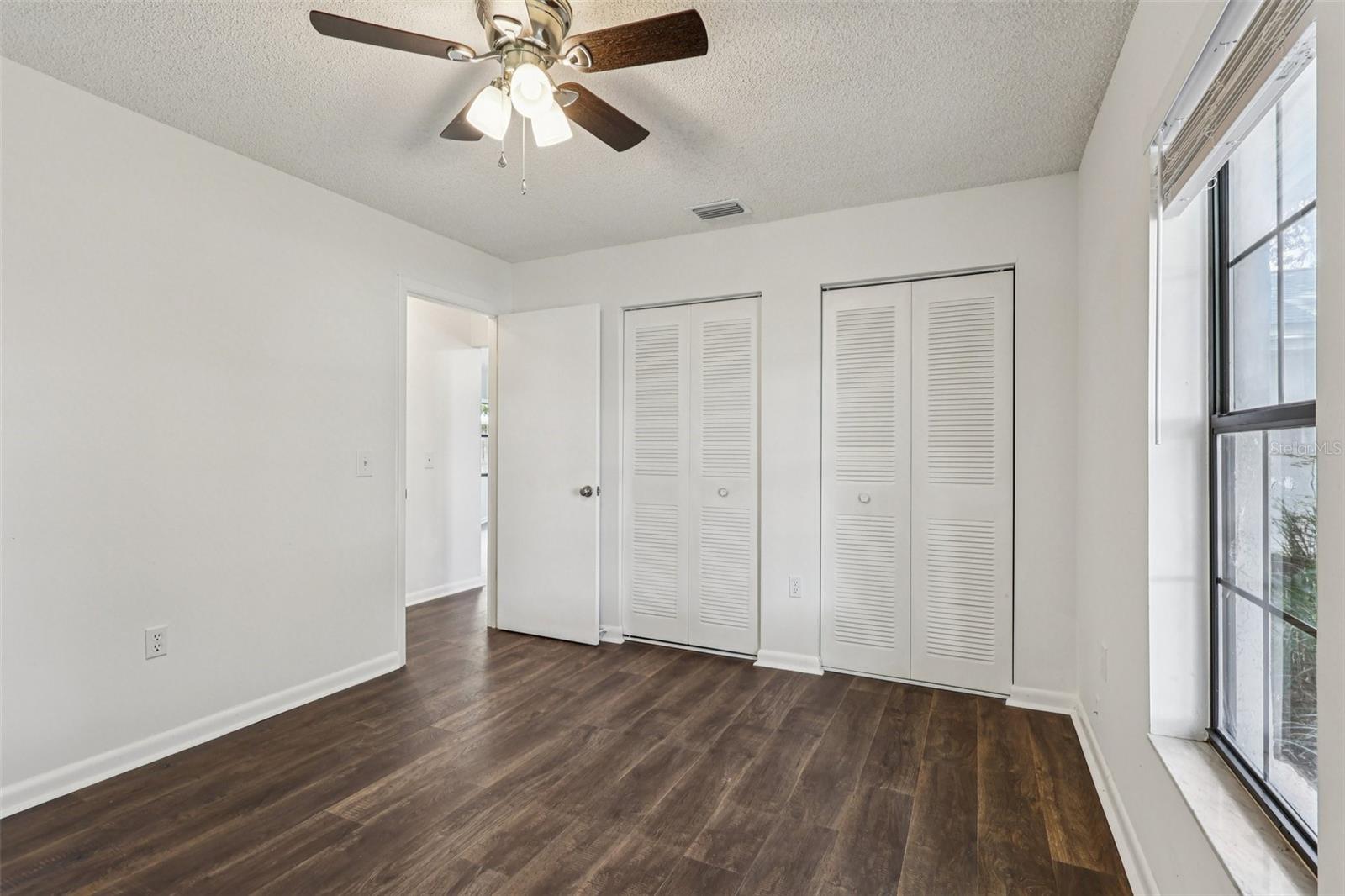 Image 21 of 30 For 212 Eastridge Drive