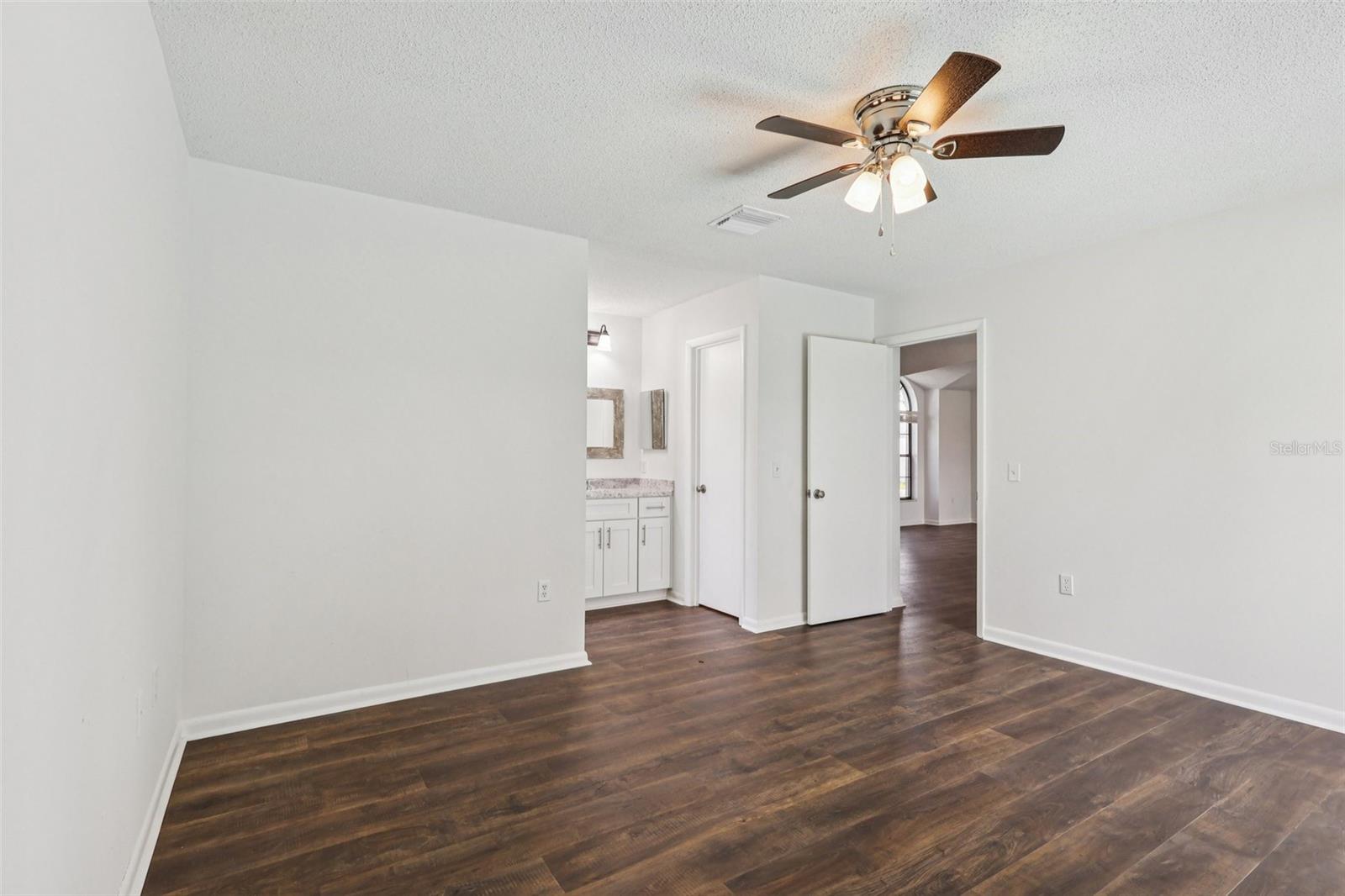 Image 24 of 30 For 212 Eastridge Drive