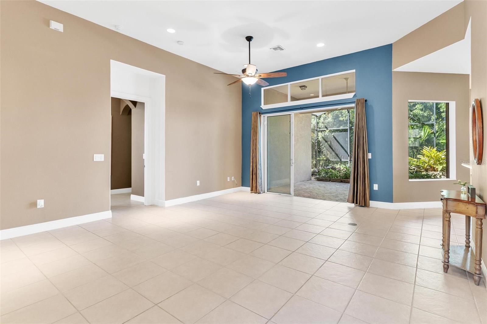 Image 15 of 58 For 38633 Lakeview Walk