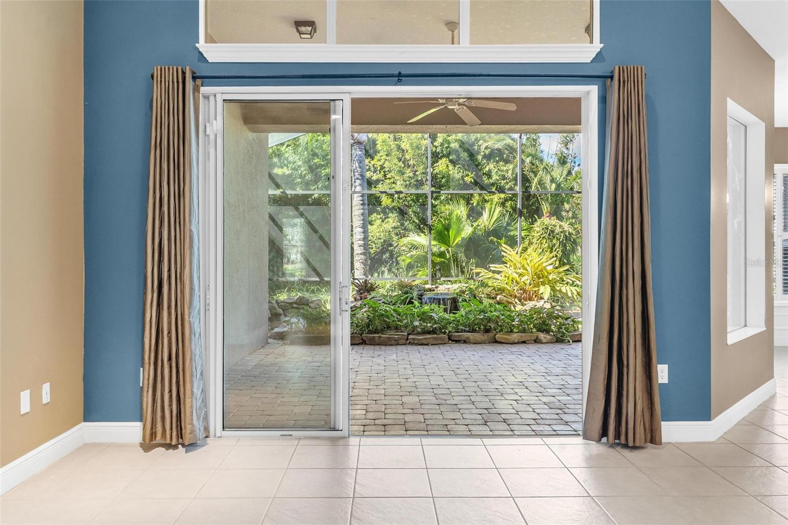 Image 16 of 58 For 38633 Lakeview Walk