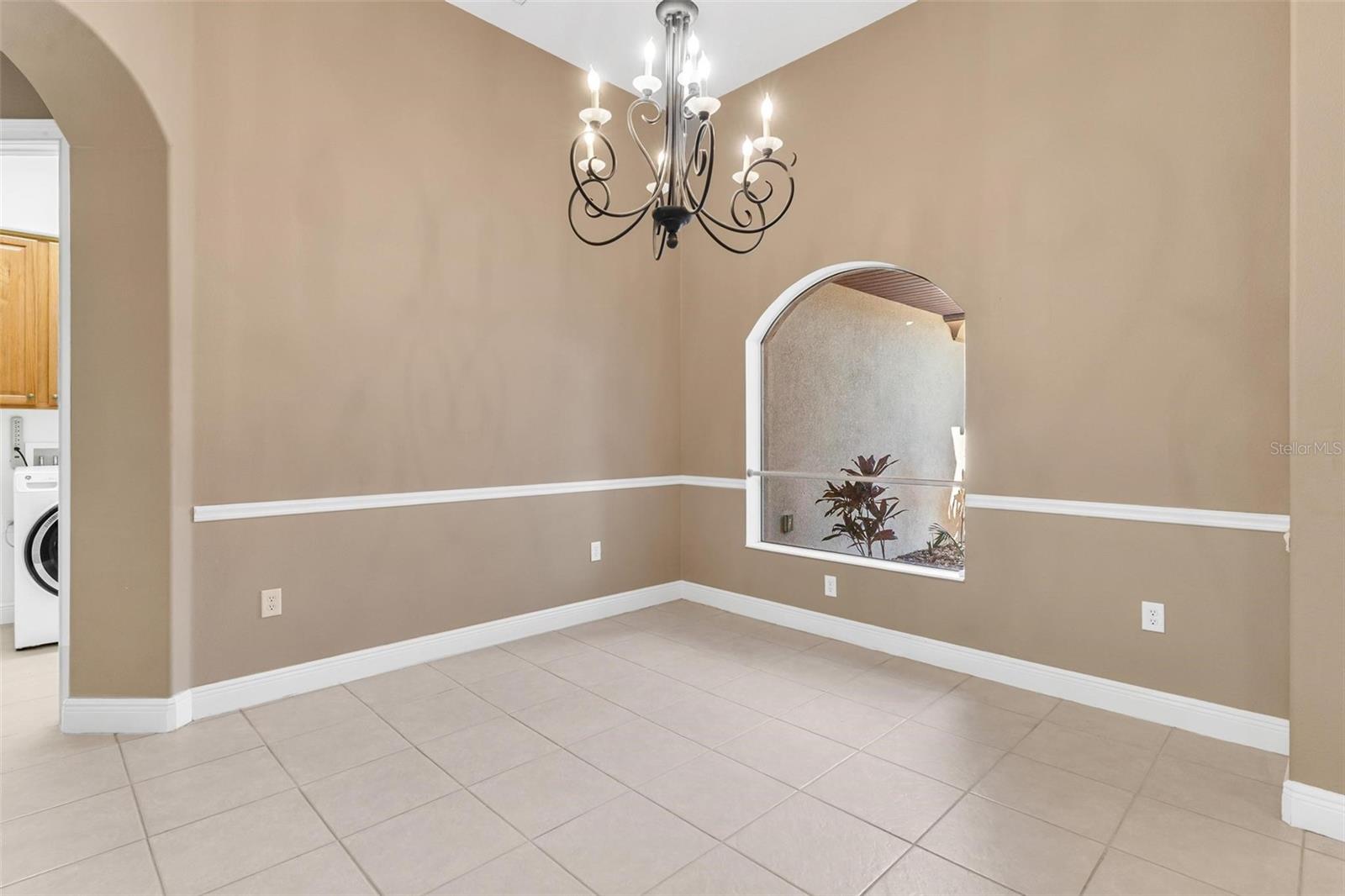 Image 19 of 58 For 38633 Lakeview Walk