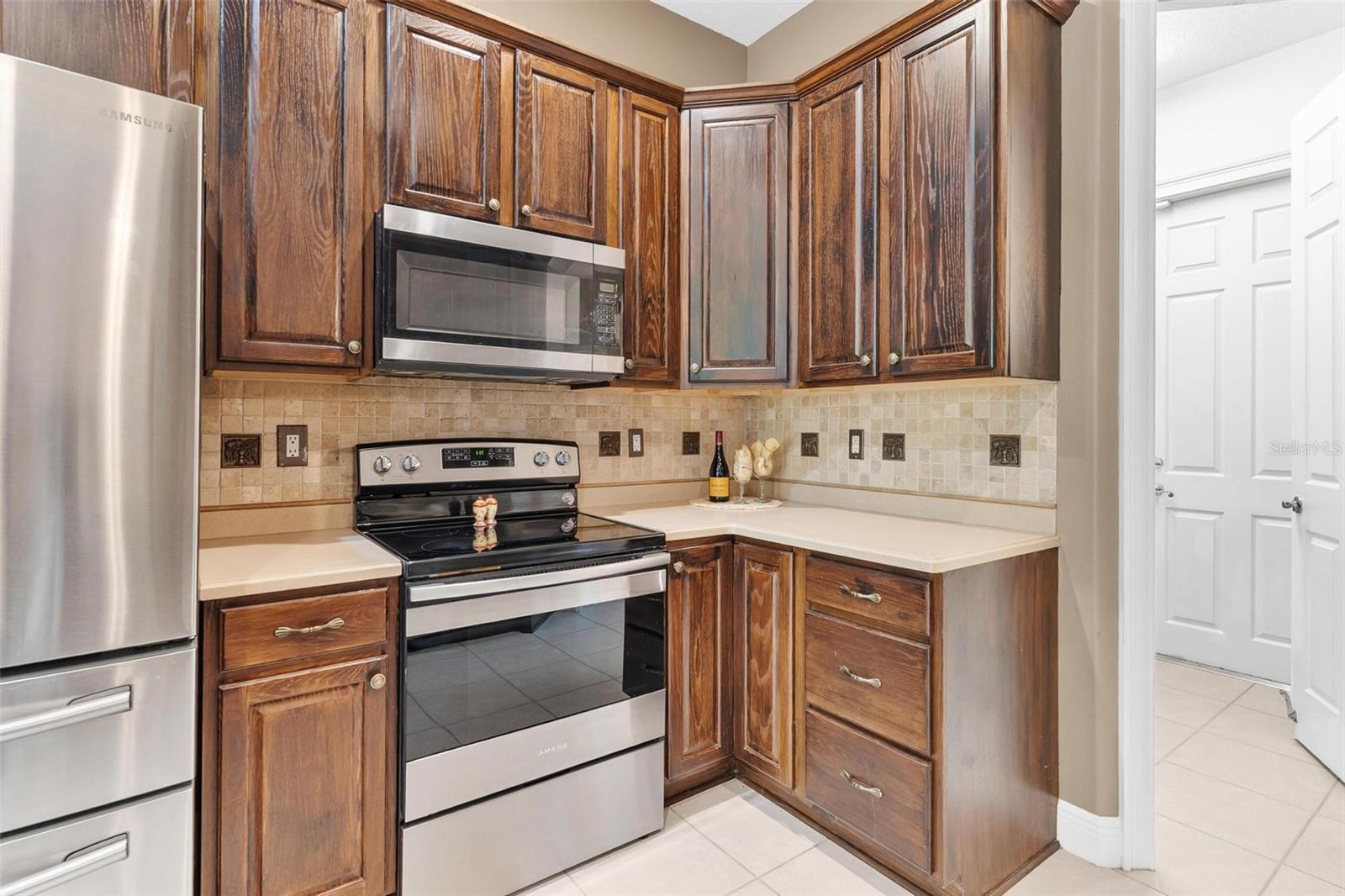 Image 21 of 58 For 38633 Lakeview Walk