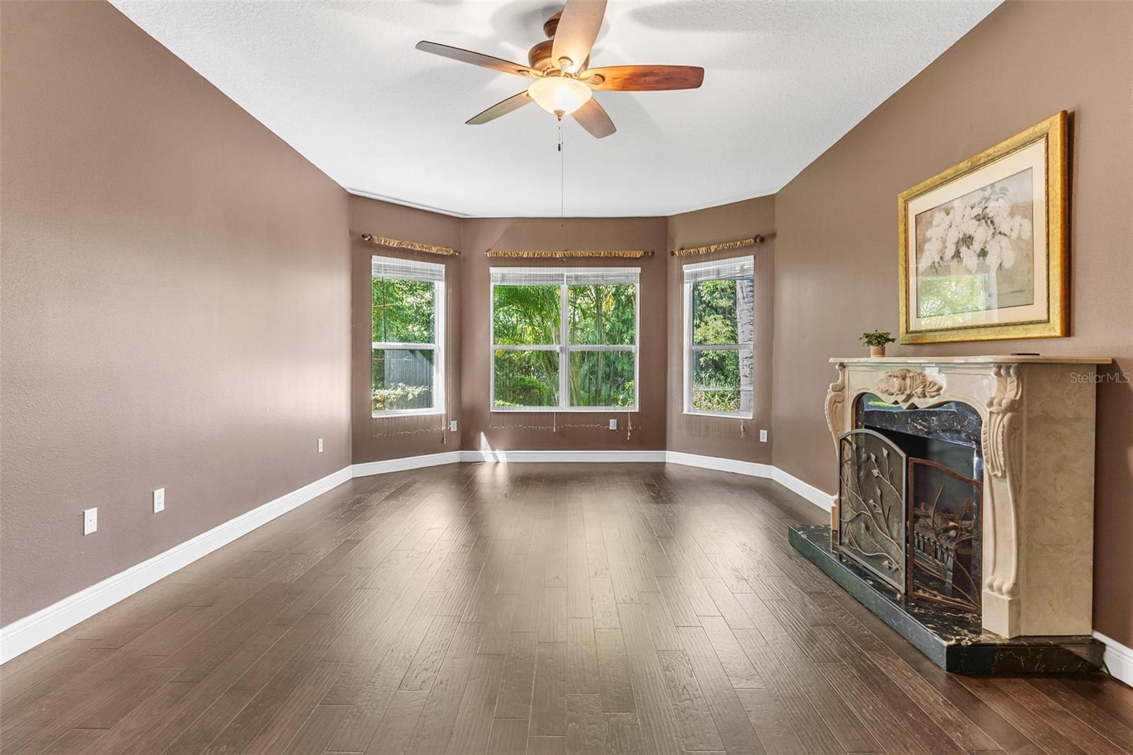 Image 31 of 58 For 38633 Lakeview Walk