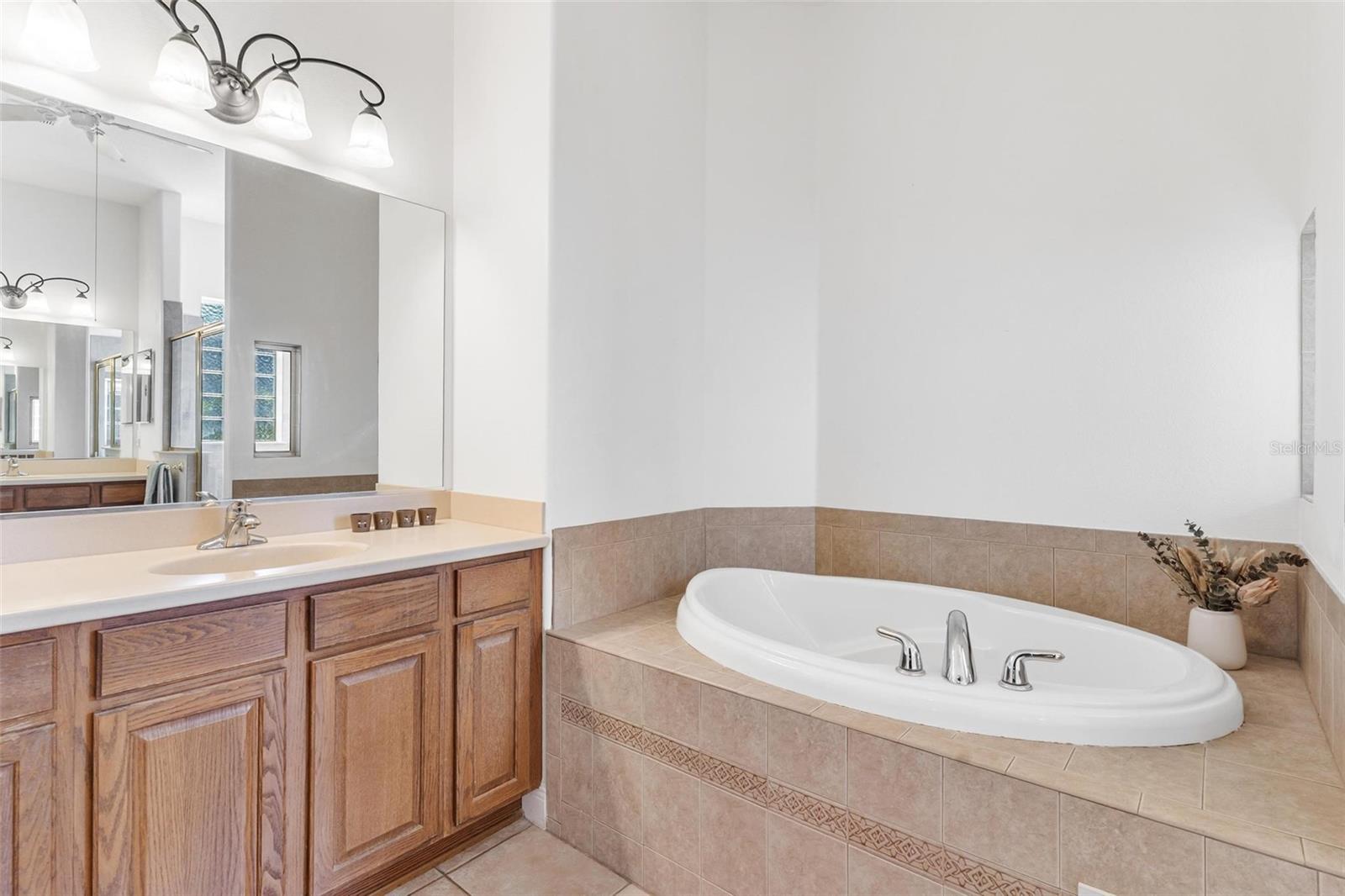 Image 34 of 58 For 38633 Lakeview Walk