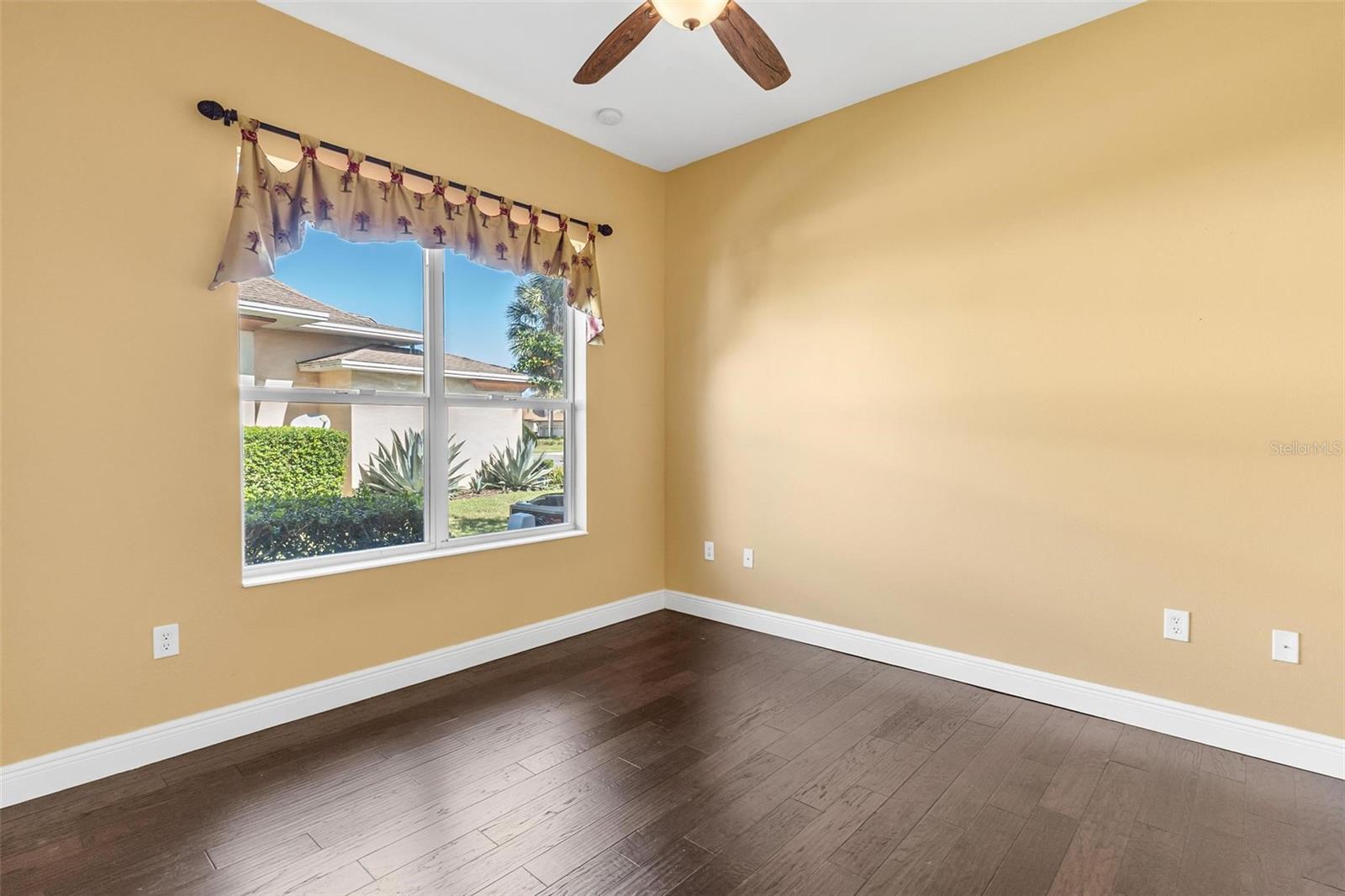 Image 42 of 58 For 38633 Lakeview Walk