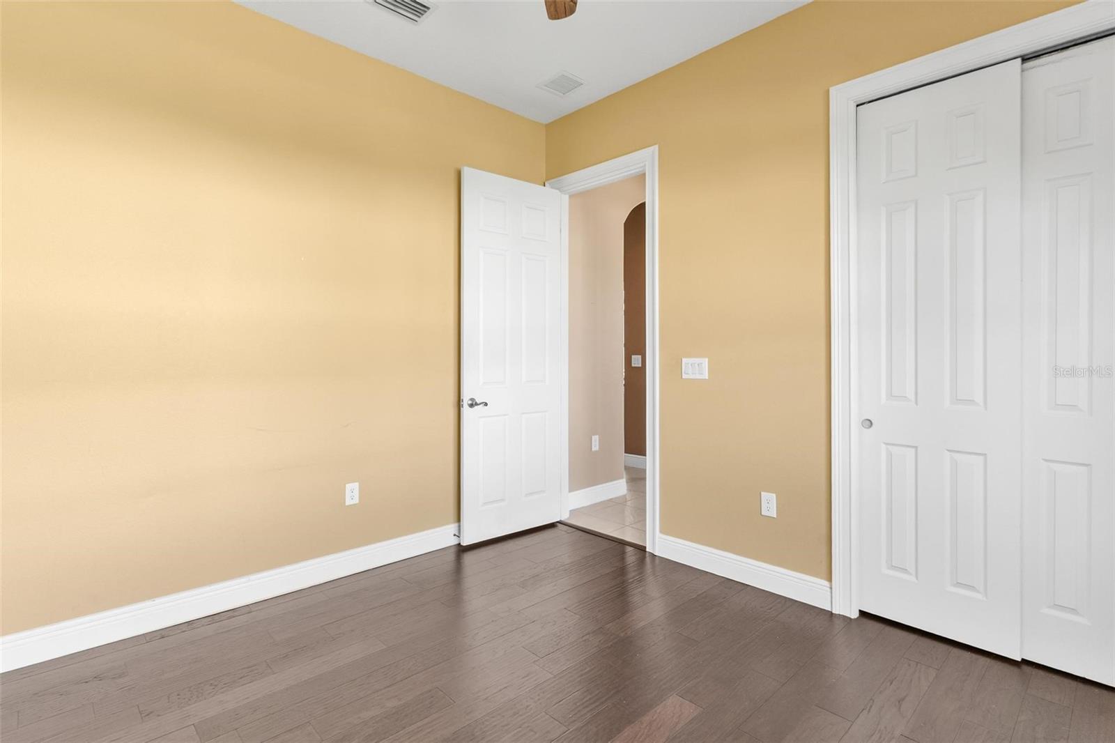 Image 43 of 58 For 38633 Lakeview Walk