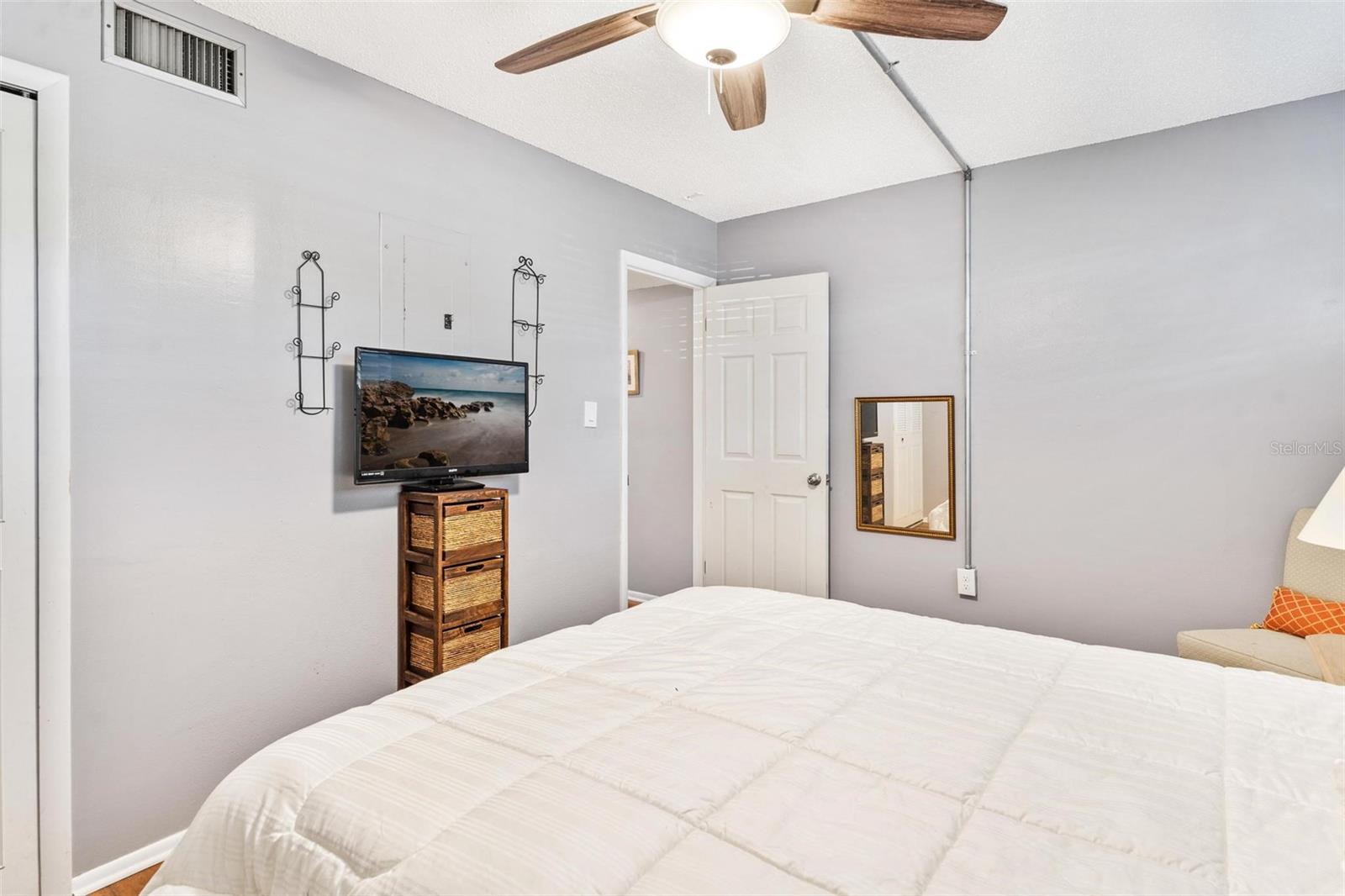 Image 29 of 46 For 4300 Baywood Boulevard B106