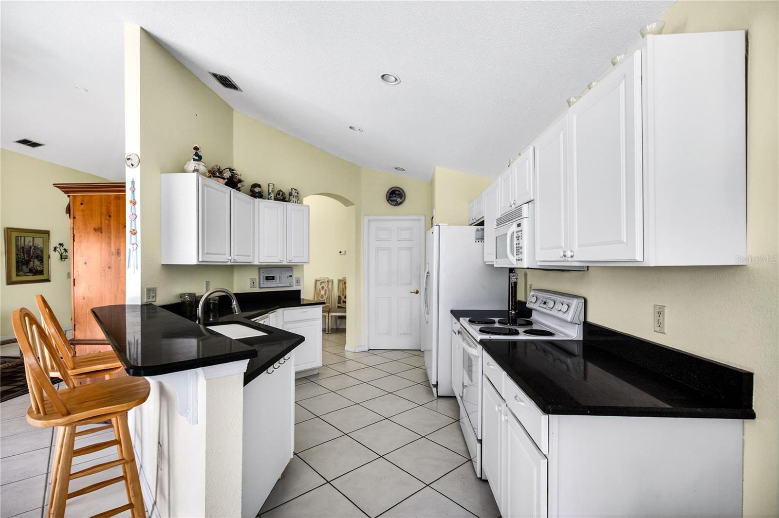 Image 16 of 66 For 3786 Avon Court