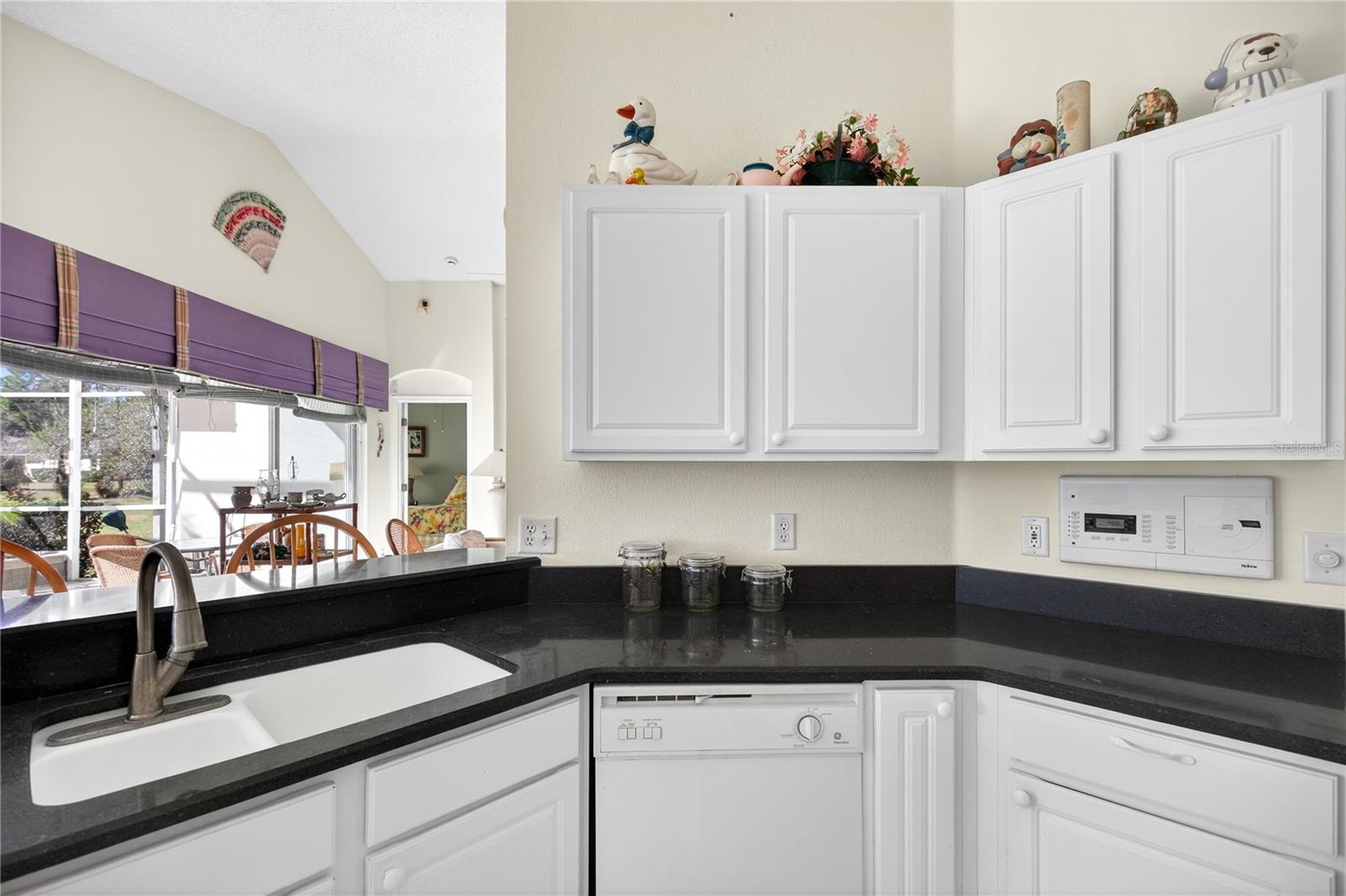 Image 17 of 66 For 3786 Avon Court