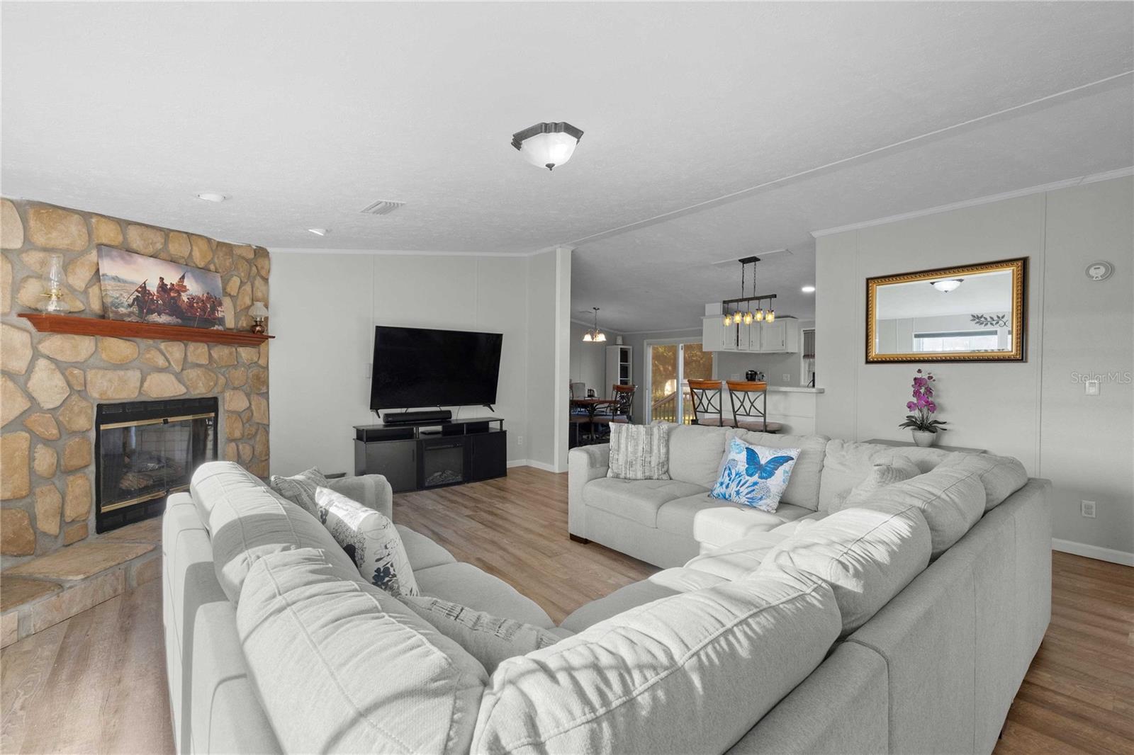 Image 4 of 54 For 12112 Cr 727