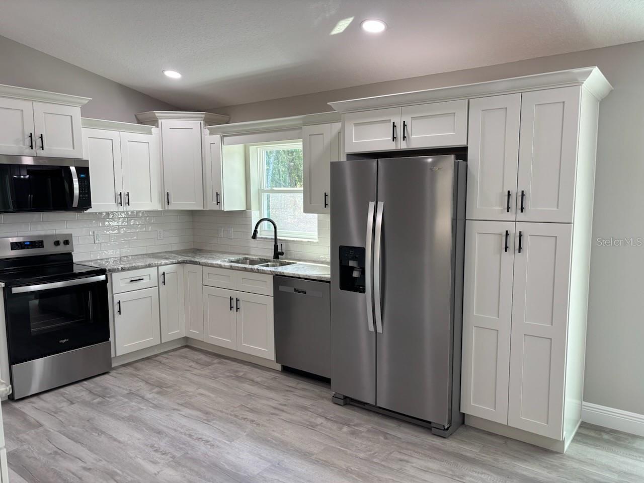 Listing photo id 14 for 10943 Walk Terrace