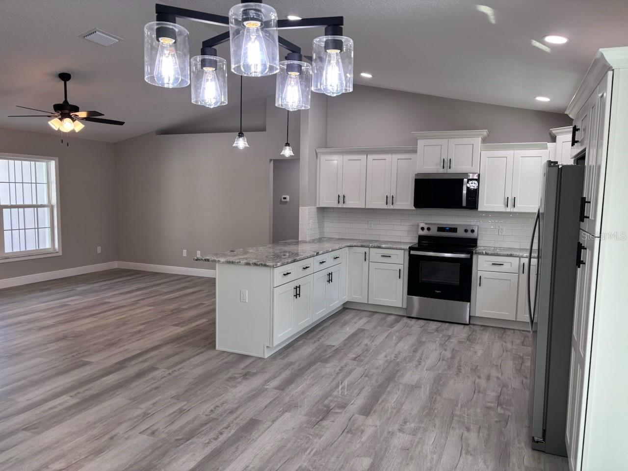 Listing photo id 15 for 10943 Walk Terrace