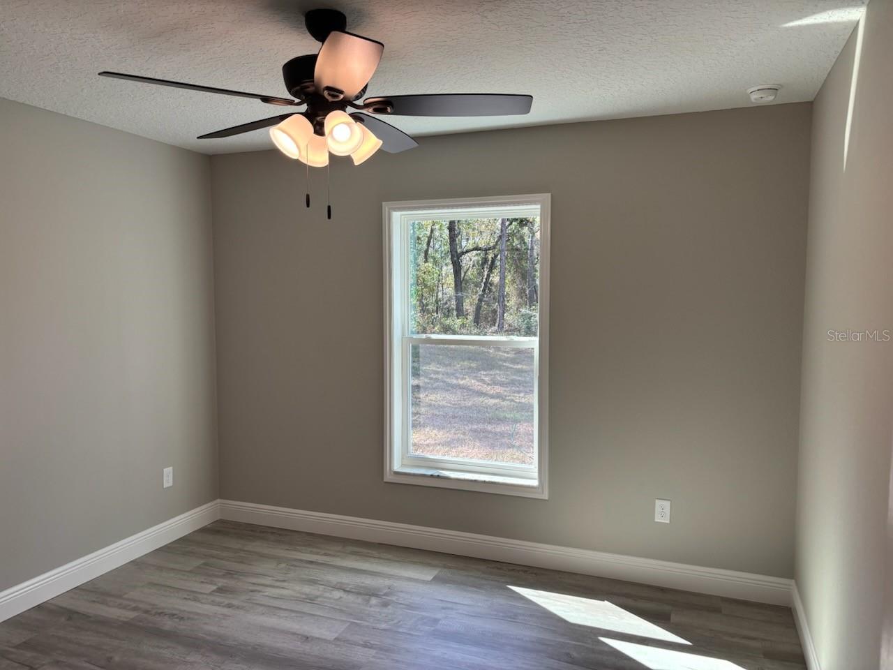 Listing photo id 22 for 10943 Walk Terrace