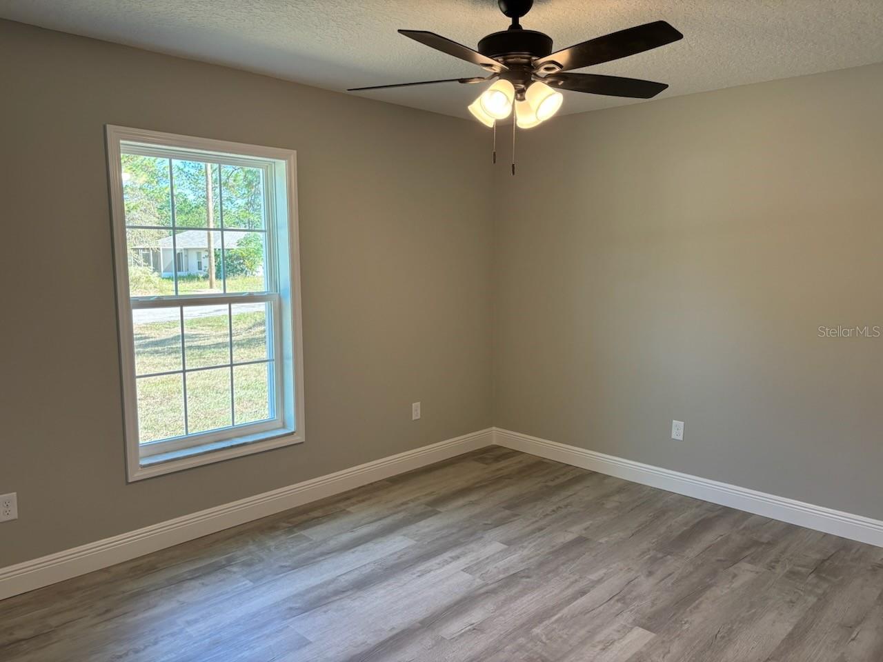 Listing photo id 26 for 10943 Walk Terrace