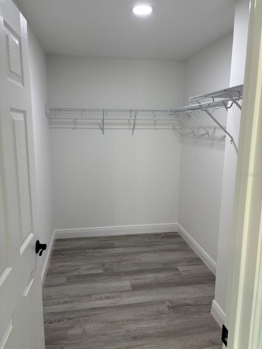 Listing photo id 31 for 10943 Walk Terrace