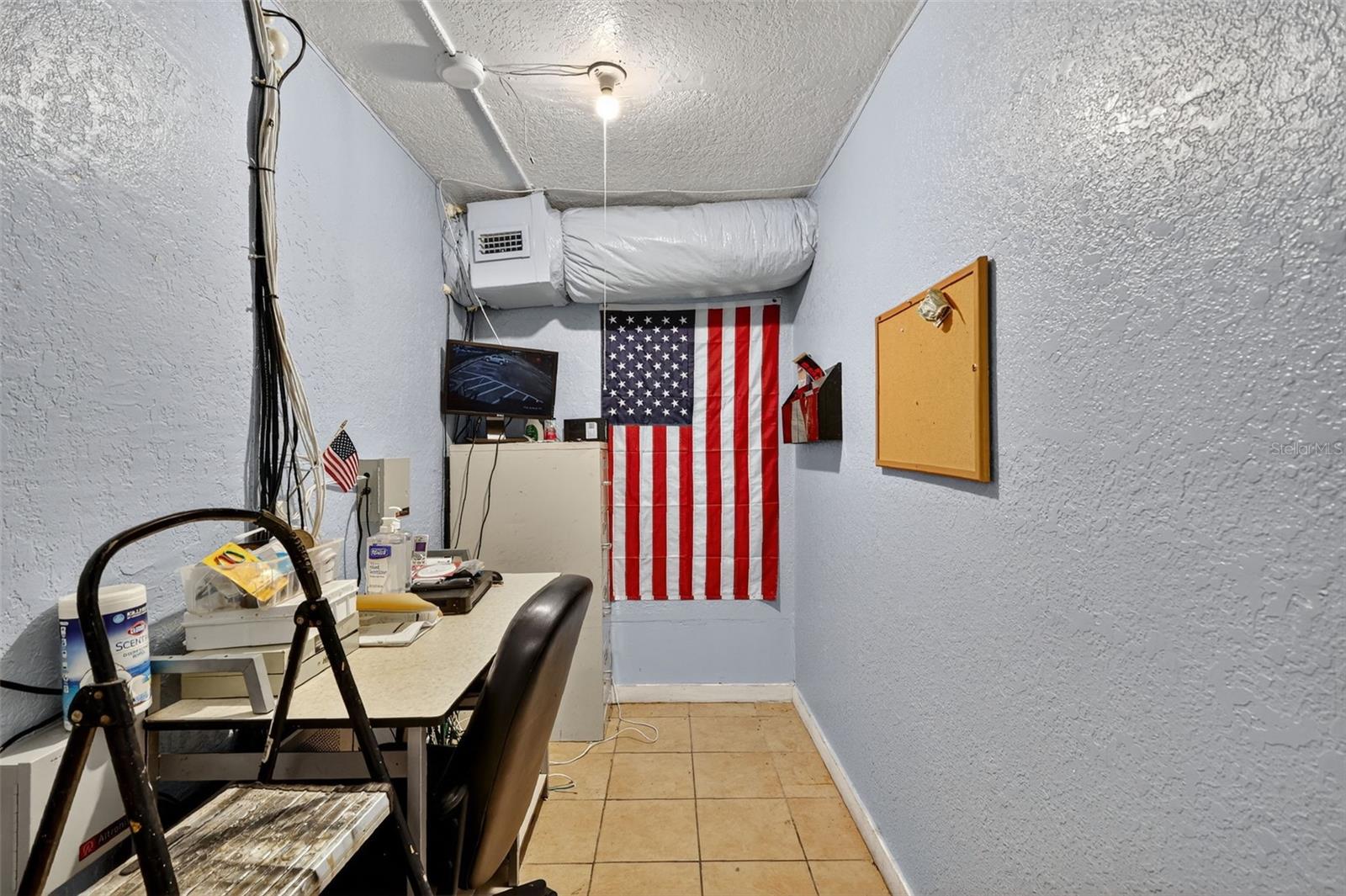 Image 12 of 24 For 13721 Country Club Drive