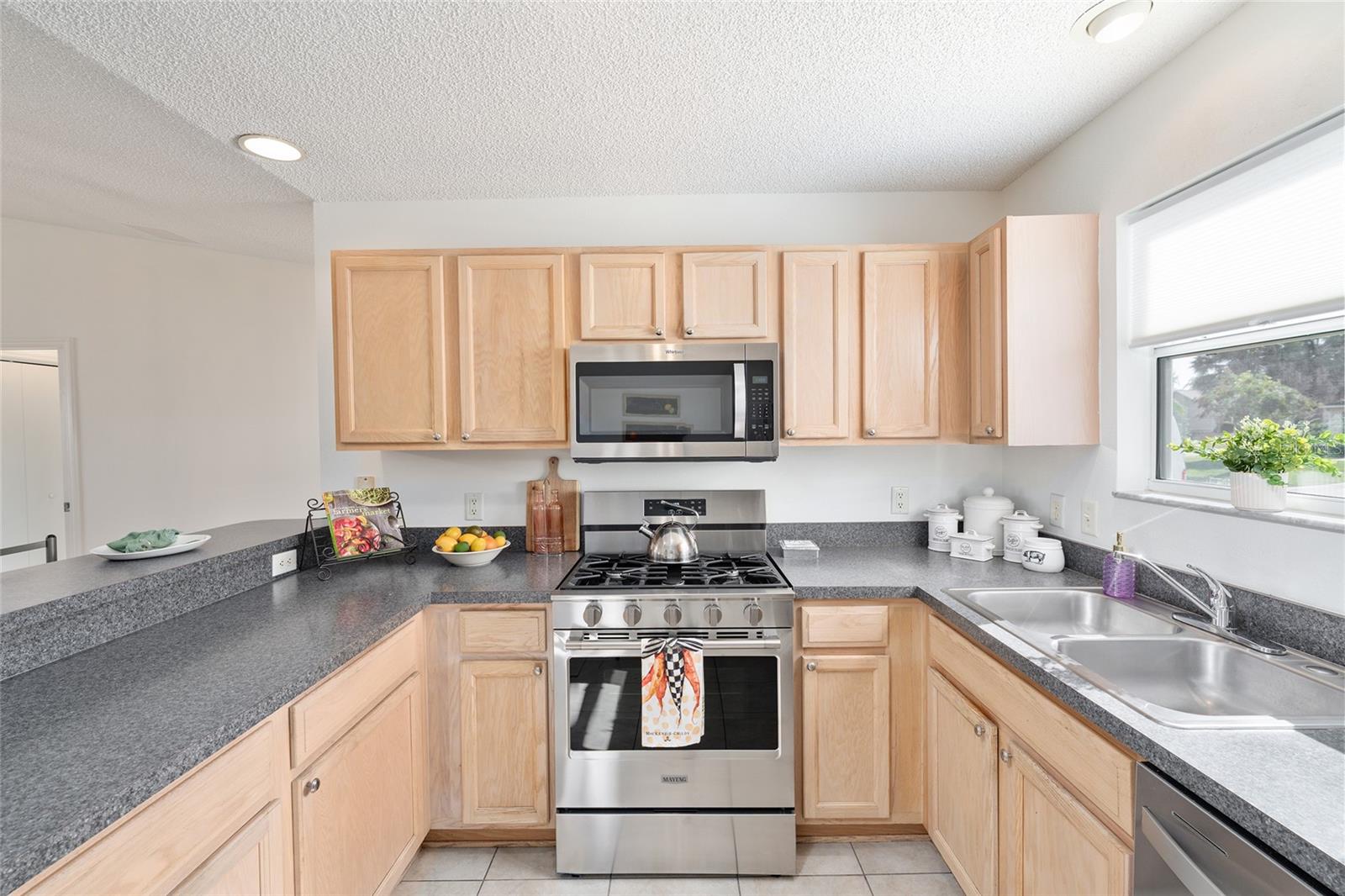 Image 10 of 57 For 8065 175th Columbia Place