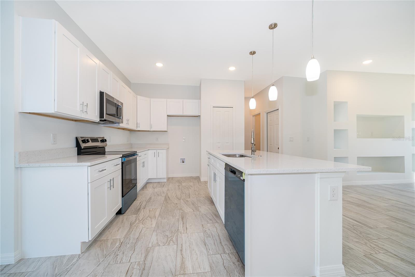 Image 13 of 27 For 600 Rosaro Court