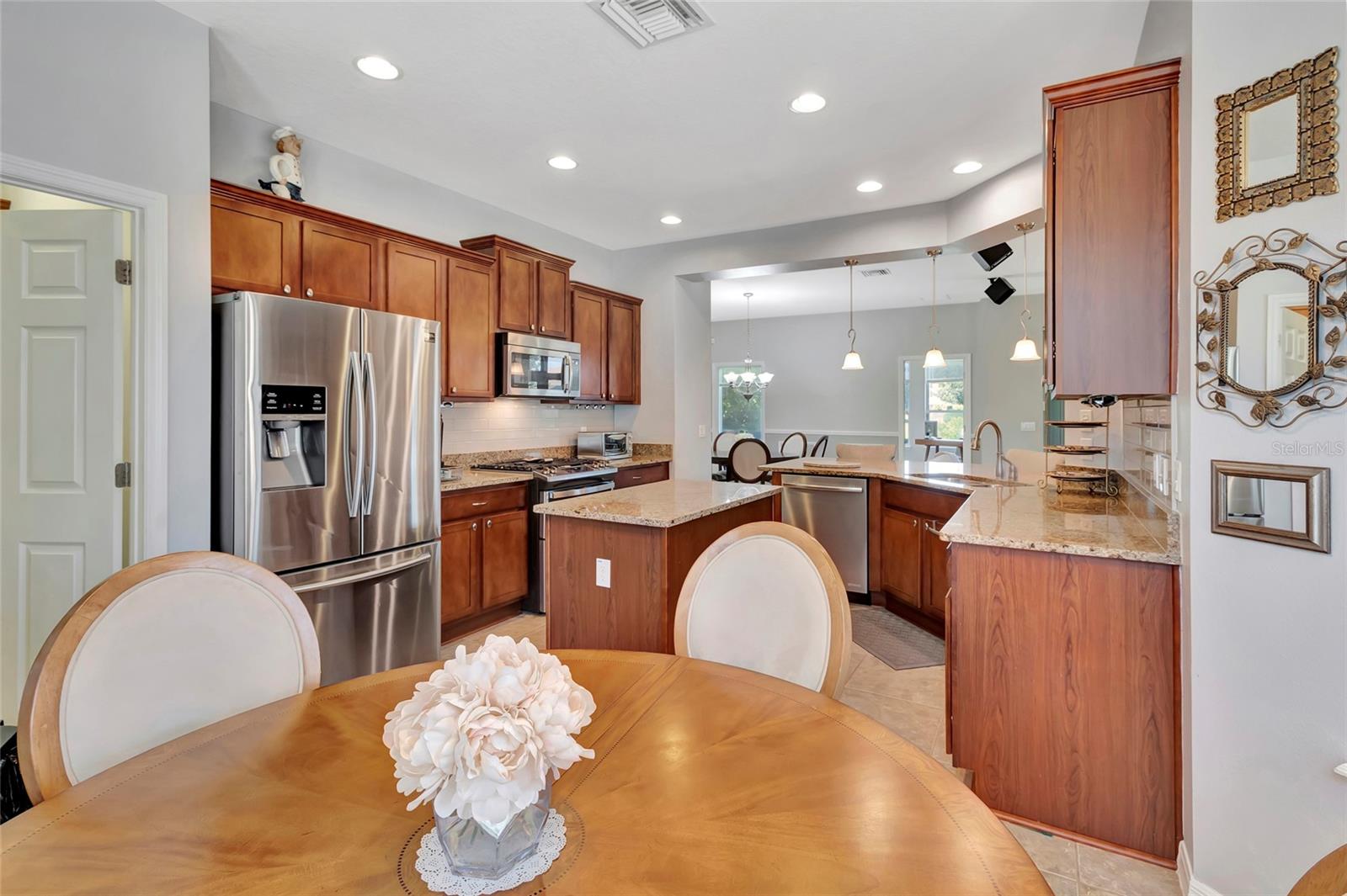 Image 15 of 51 For 109 Falling Acorn Avenue