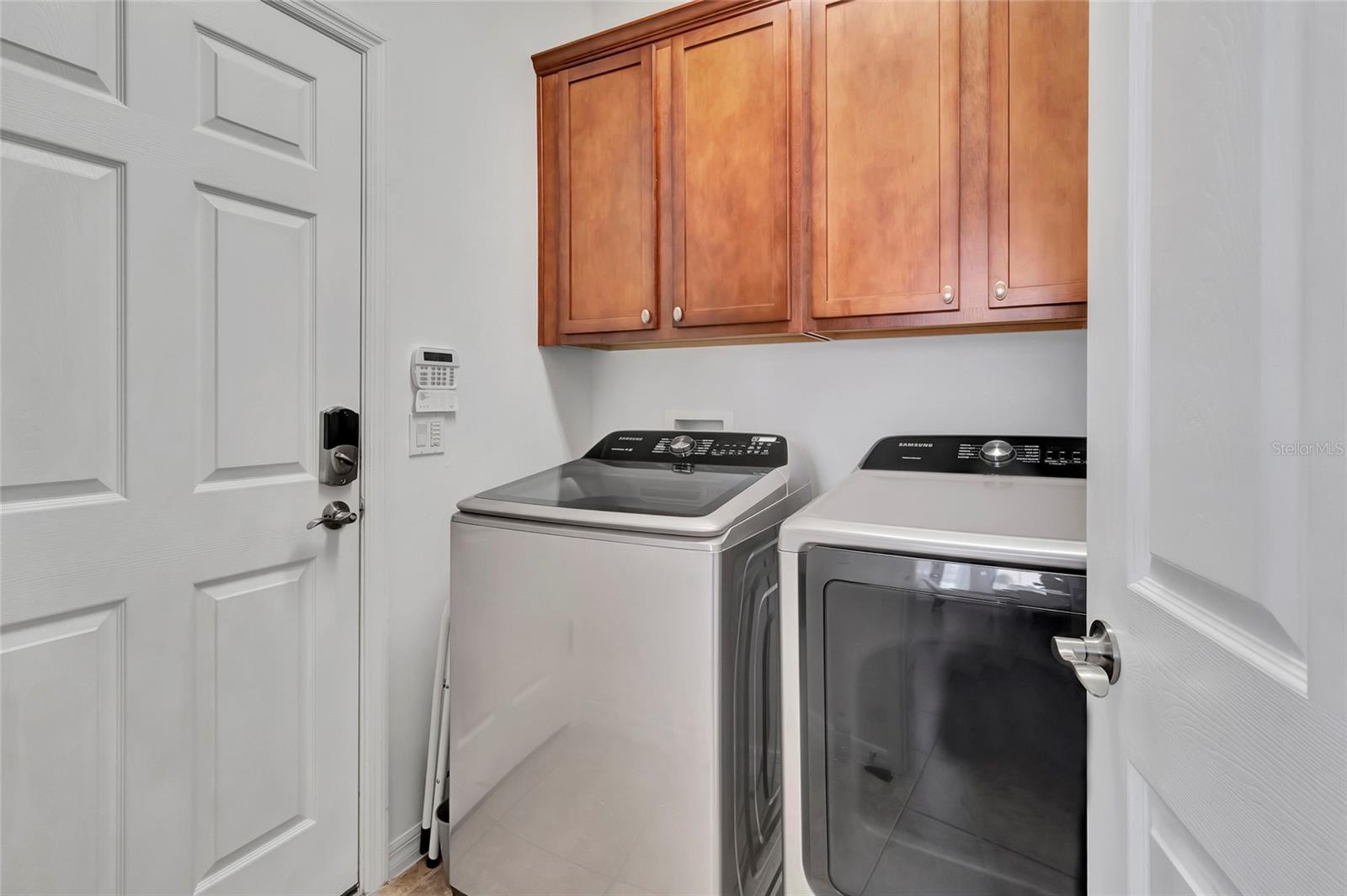 Image 20 of 51 For 109 Falling Acorn Avenue