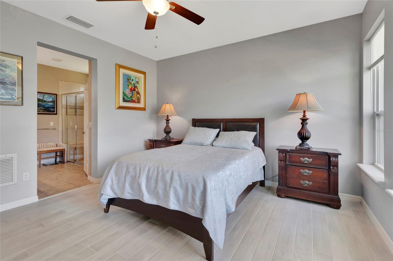 Image 23 of 51 For 109 Falling Acorn Avenue