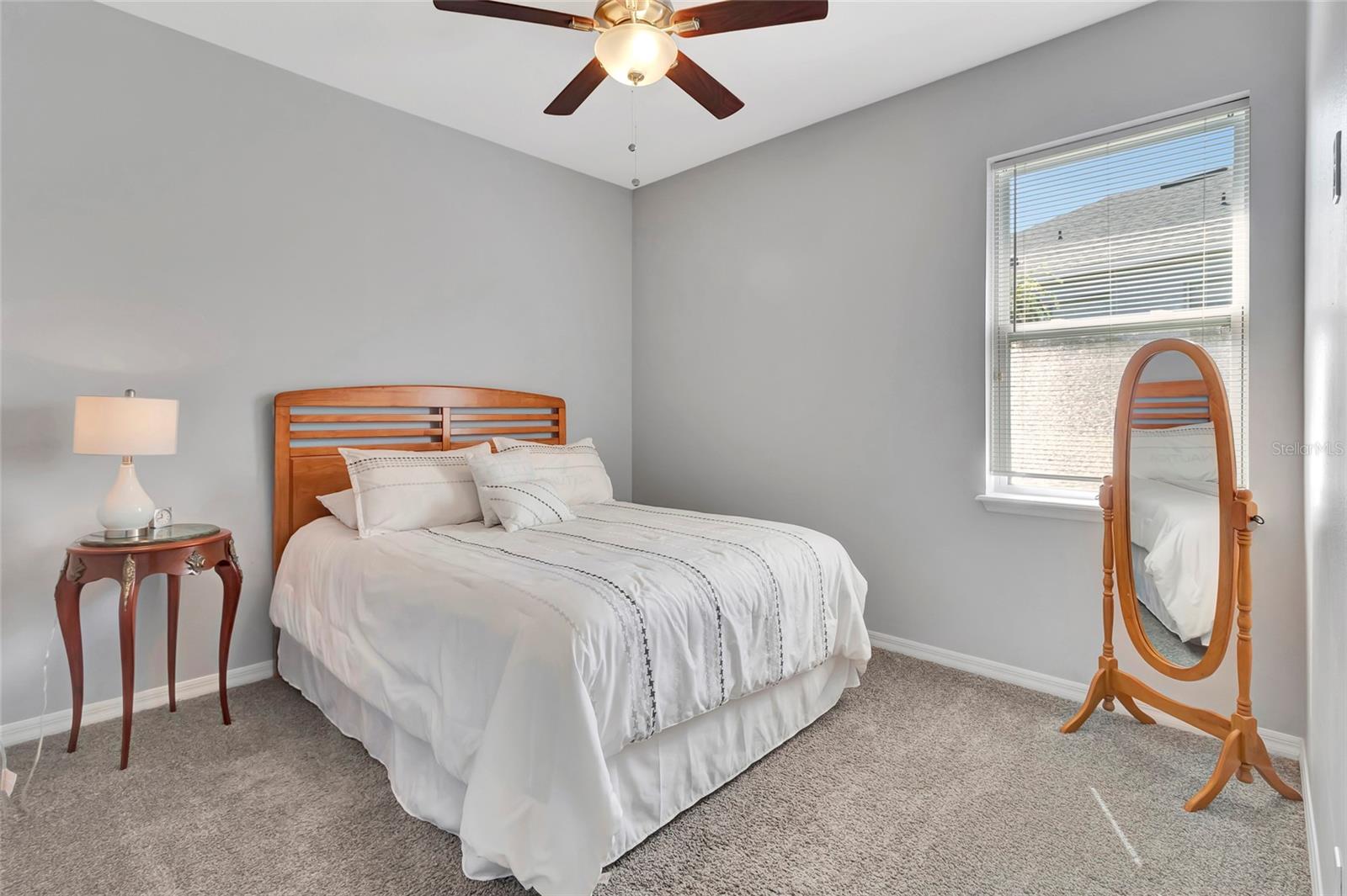 Image 28 of 51 For 109 Falling Acorn Avenue