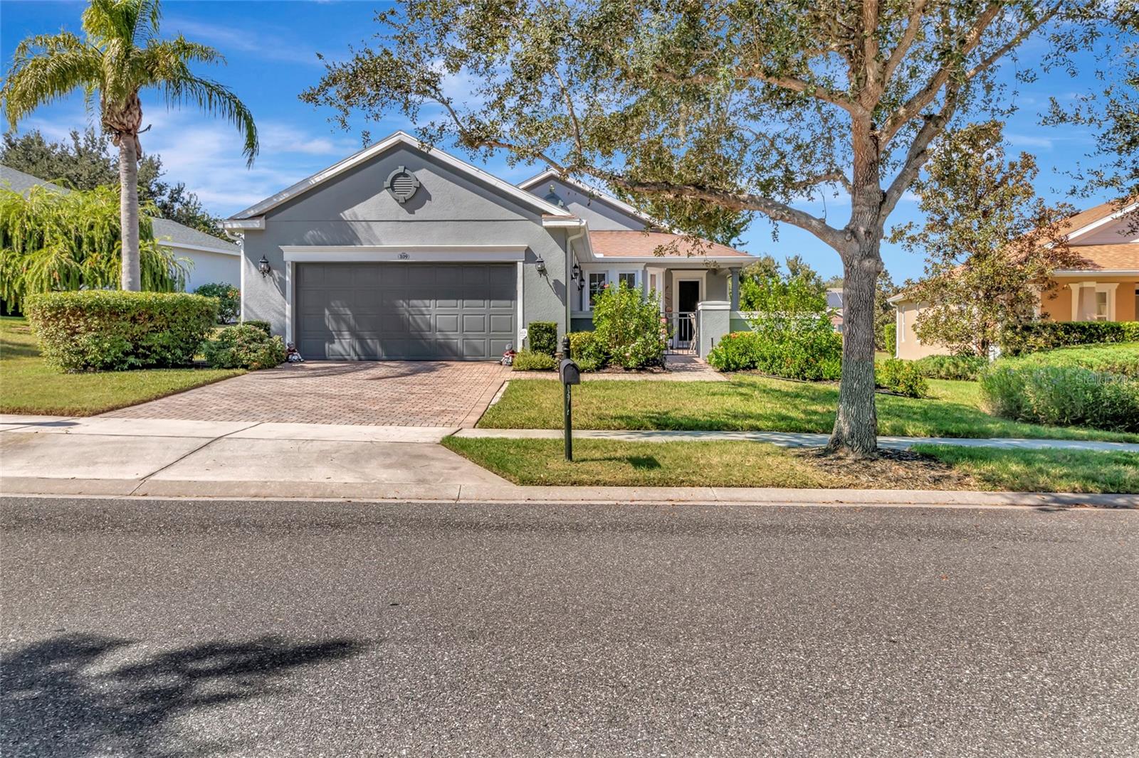 Image 3 of 51 For 109 Falling Acorn Avenue