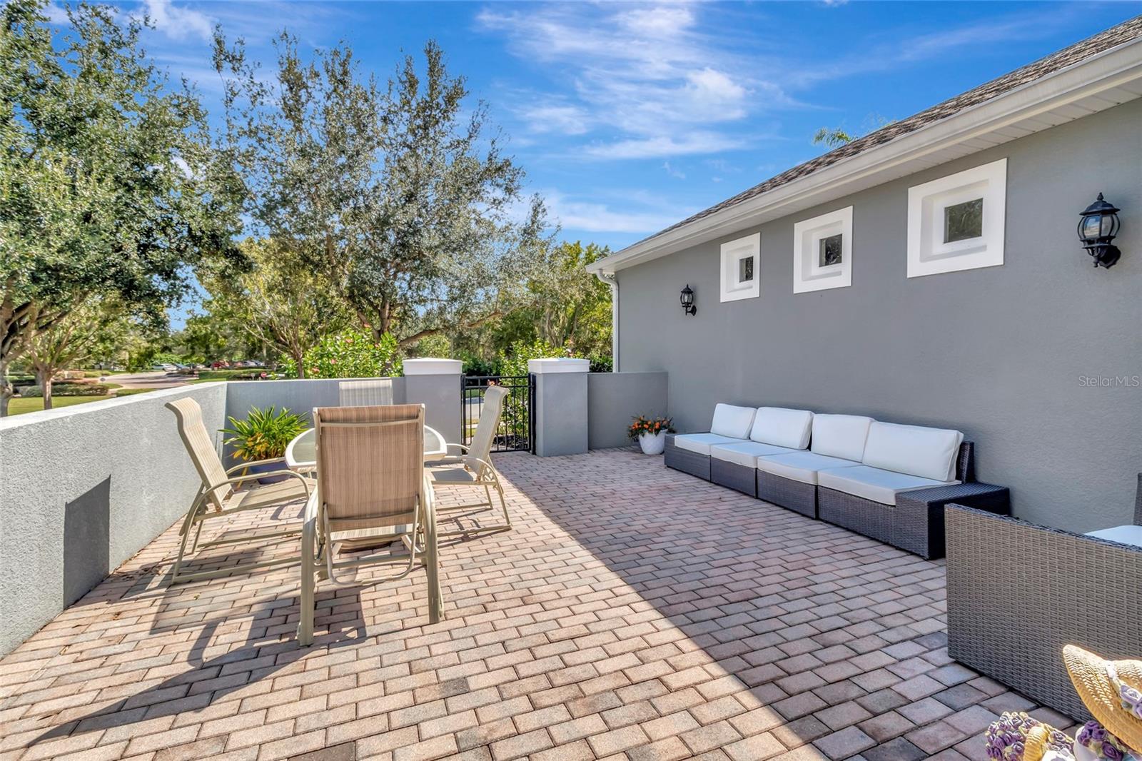 Image 5 of 51 For 109 Falling Acorn Avenue