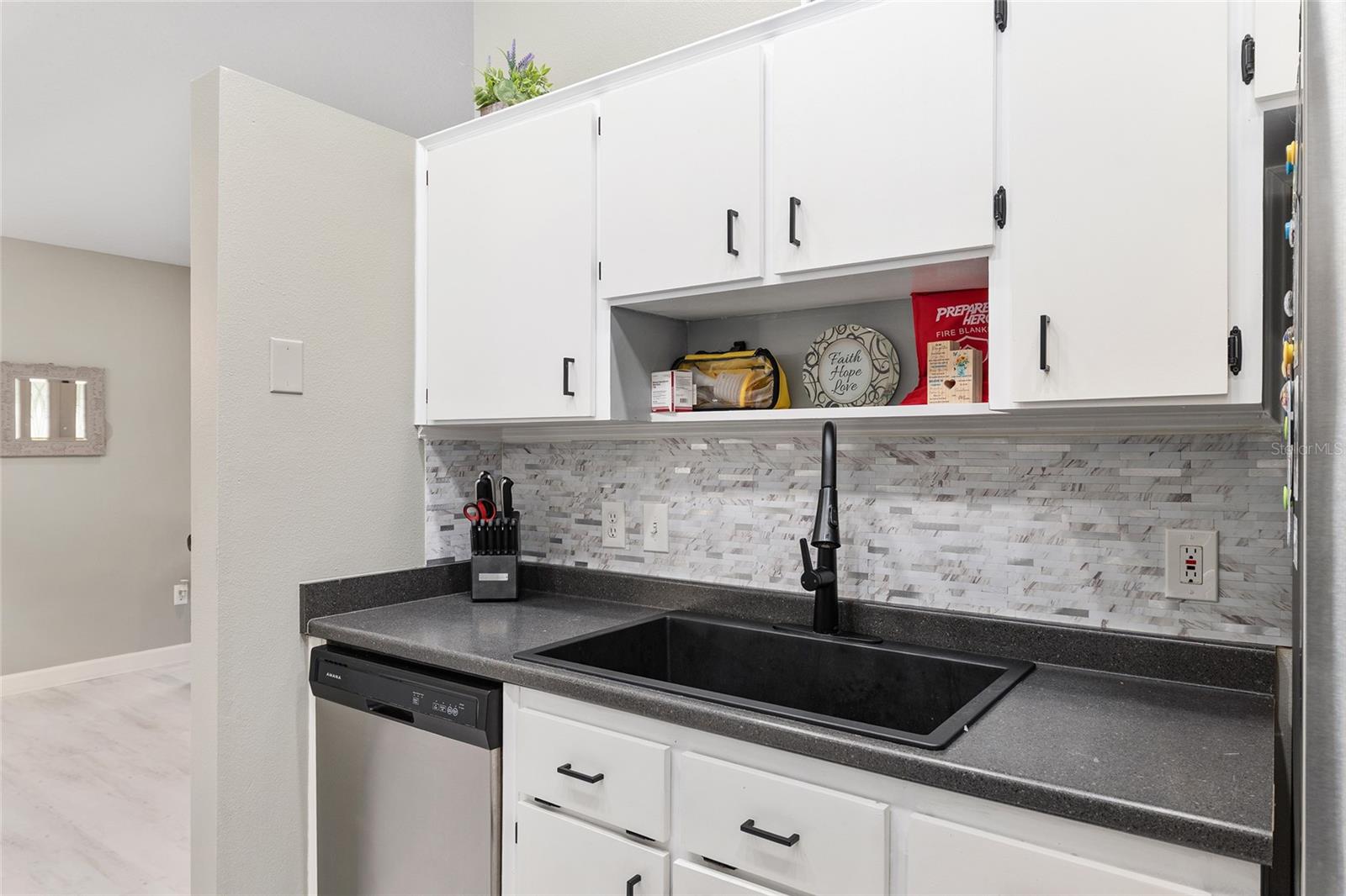 Image 24 of 86 For 800 Crestview Circle N