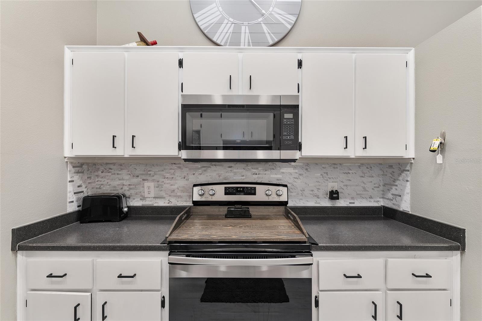 Image 25 of 86 For 800 Crestview Circle N