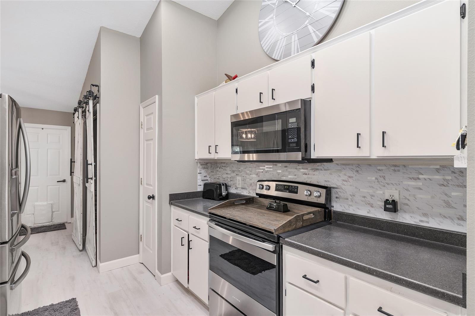 Image 27 of 86 For 800 Crestview Circle N