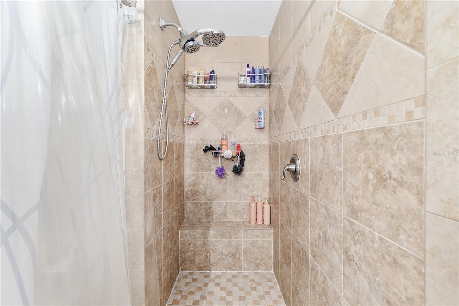 Image 35 of 86 For 800 Crestview Circle N