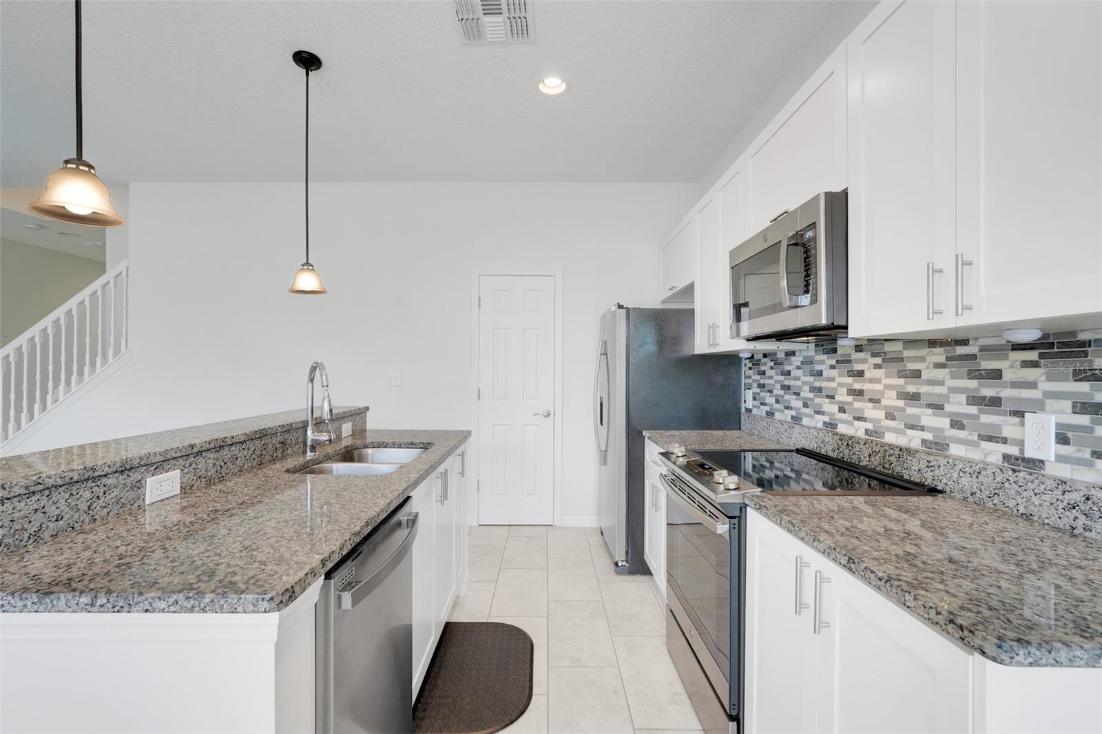 Image 5 of 28 For 1020 Lakefront Village Drive