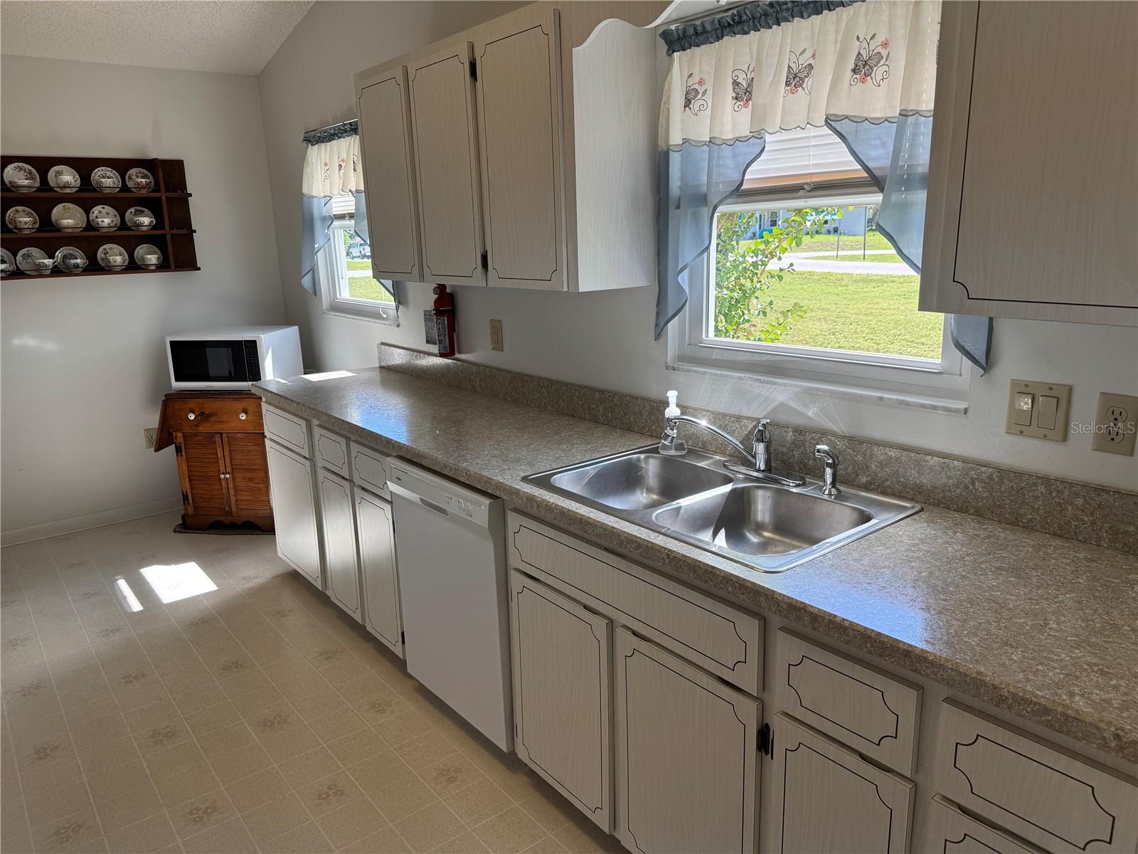 Image 11 of 57 For 10 Brigadoon Circle