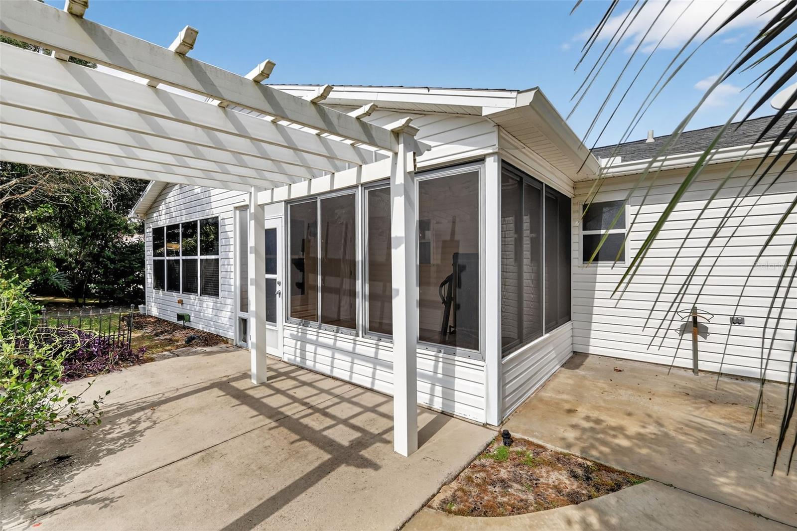 Image 27 of 32 For 1201 De La Fuente Court