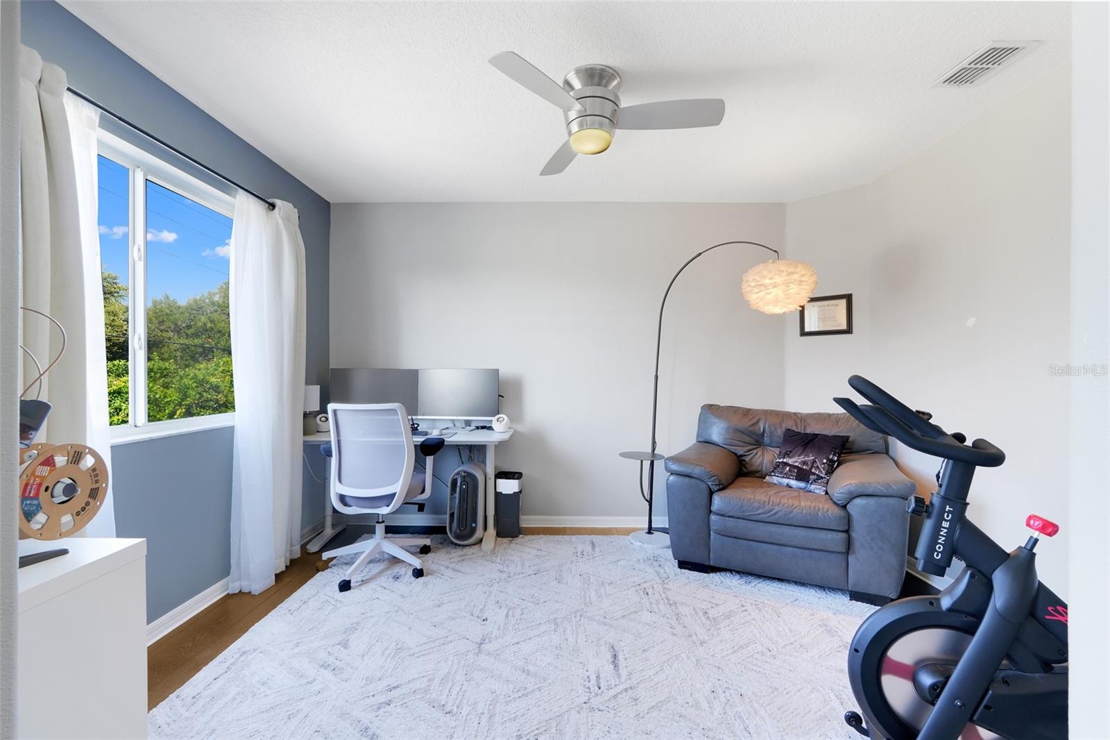 Image 19 of 36 For 10701 Lemay Drive