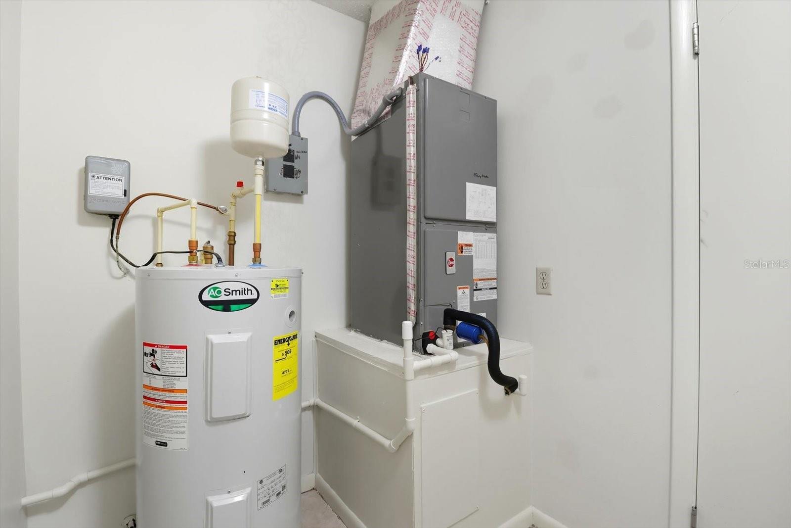 Image 39 of 49 For 25 Jamaica Street