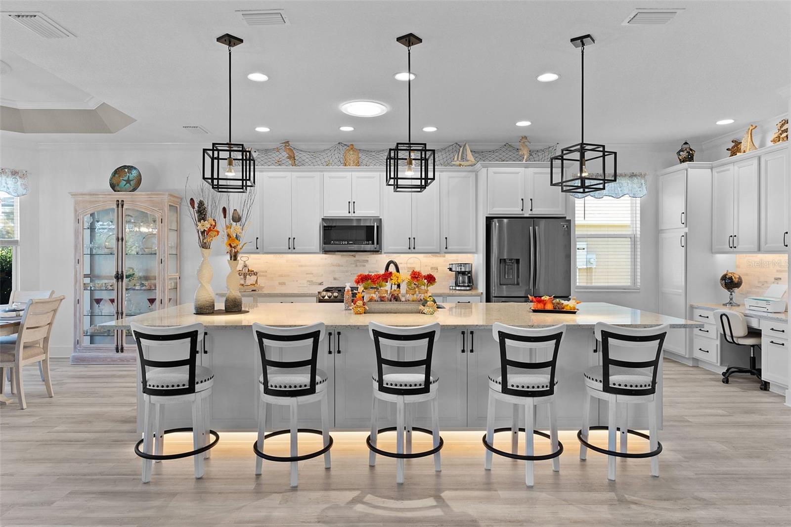 Listing photo id 9 for 1803 Zientara Loop